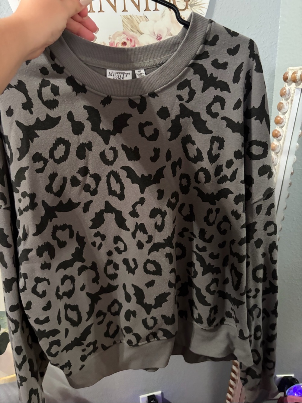 Target Halloween leopard bat crewneck sweater womenâs XXL